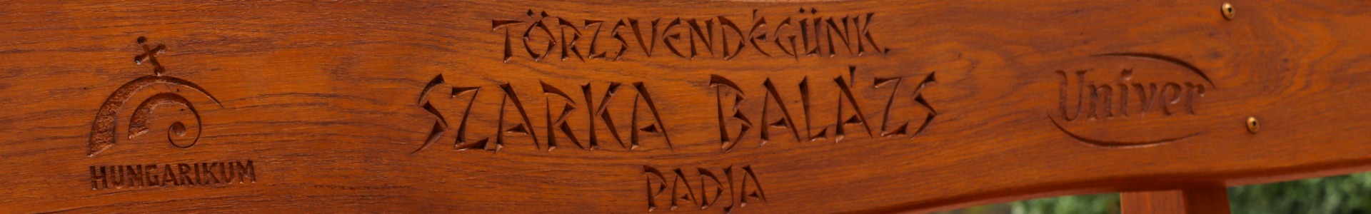 Szarka Balázs törzsvendégpadjának ünnepélyes felavatása