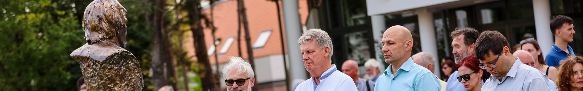 „A szó igaz hőse akarok lenni” – Nagy László szobra is helyet kapott a Nemzeti Panteonban