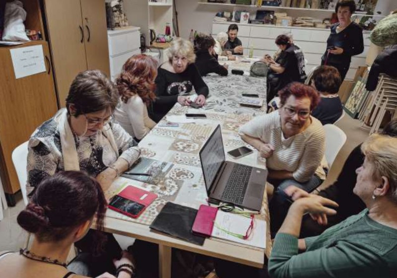 Egyre nagyobb az érdeklődés az okostelefon- és internettanfolyamunk iránt