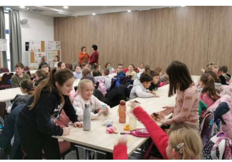 Partiumi Népfőiskola látogatása a Fehérliliom Népfőiskolán