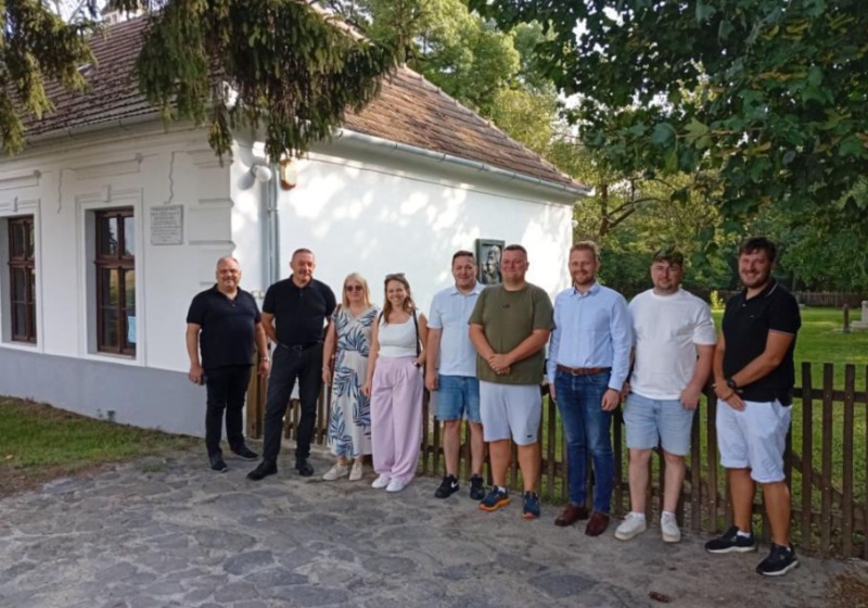 Erdélyi, szórvány-vidéki közösségszervező  szakemberek Kiscsőszön