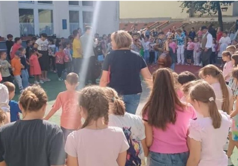 Ismeretterjesztő, toborzó iskolai turné