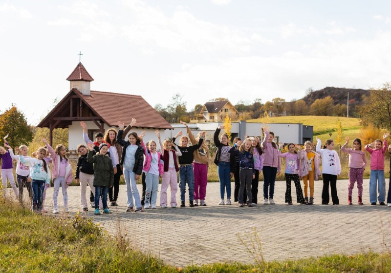 Énekes csapatépítő a Kicsinyek Kórusával