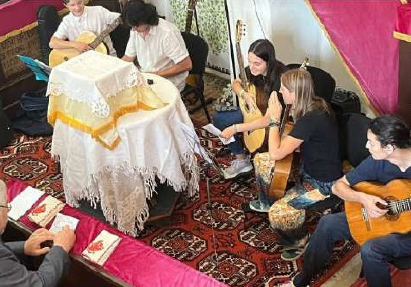 Muzsika Kőrösi Csoma keresztelő-templomában