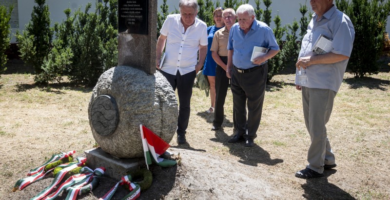 2025.07.03_Izsák_Rongyos _Gárda_Konyvbemutato_16 (2)