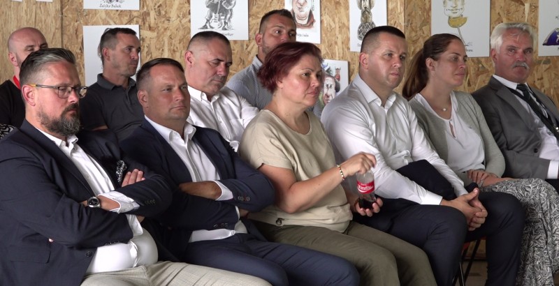 20250711-panelbeszegetes4