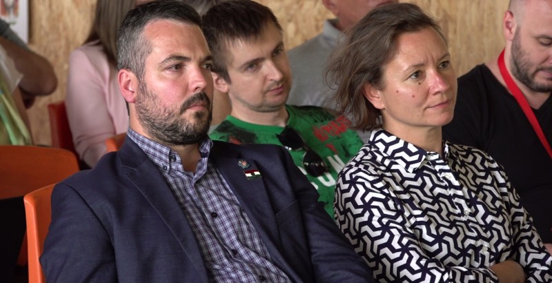 20250711-panelbeszegetes5