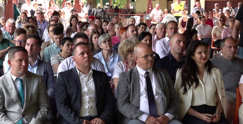 20250711-panelbeszegetes6