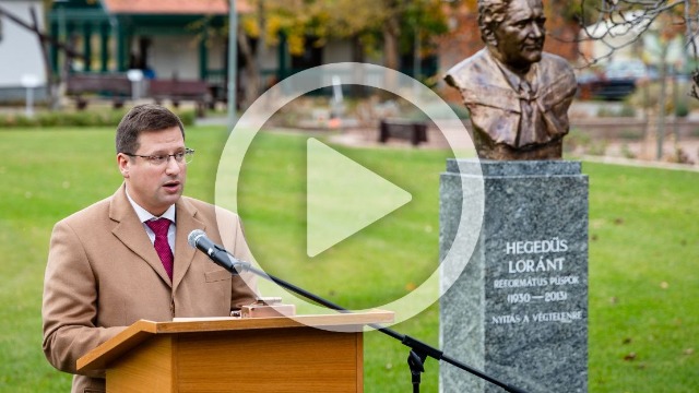 2025.10.31.Gulyás Gergely beszéde Hegedűs Loránt református püspök szoboravató ünnepségén Lakiteleken
